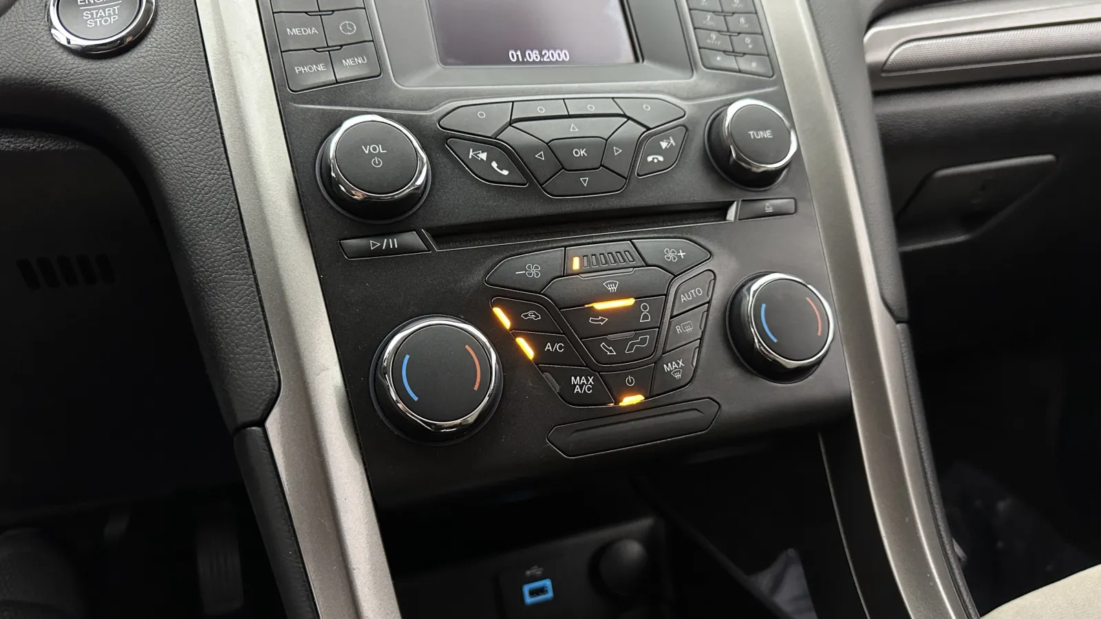 Ford Fusion photo 14