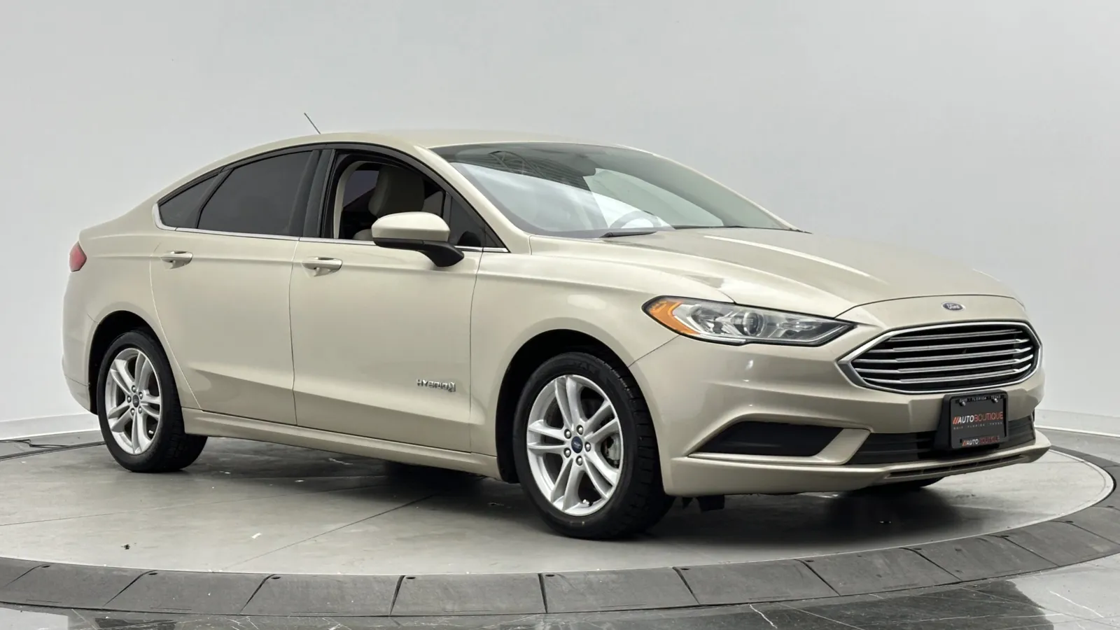 Ford Fusion photo 3
