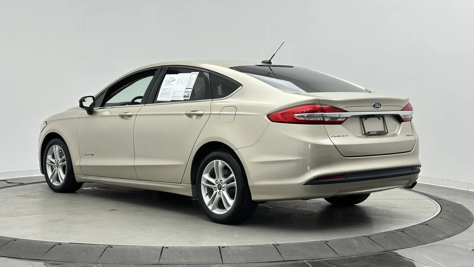 Ford Fusion photo 4