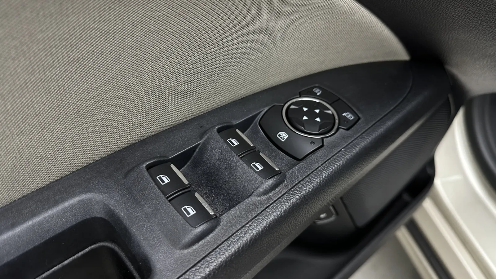 Ford Fusion photo 11