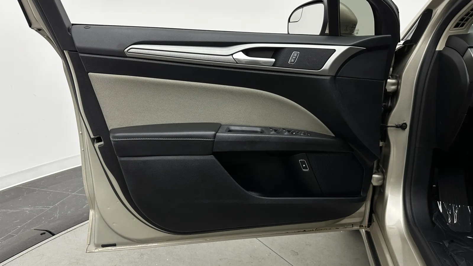 Ford Fusion photo 9