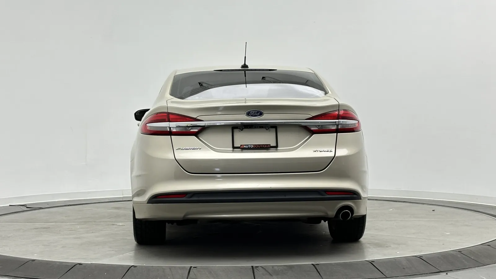 Ford Fusion photo 6