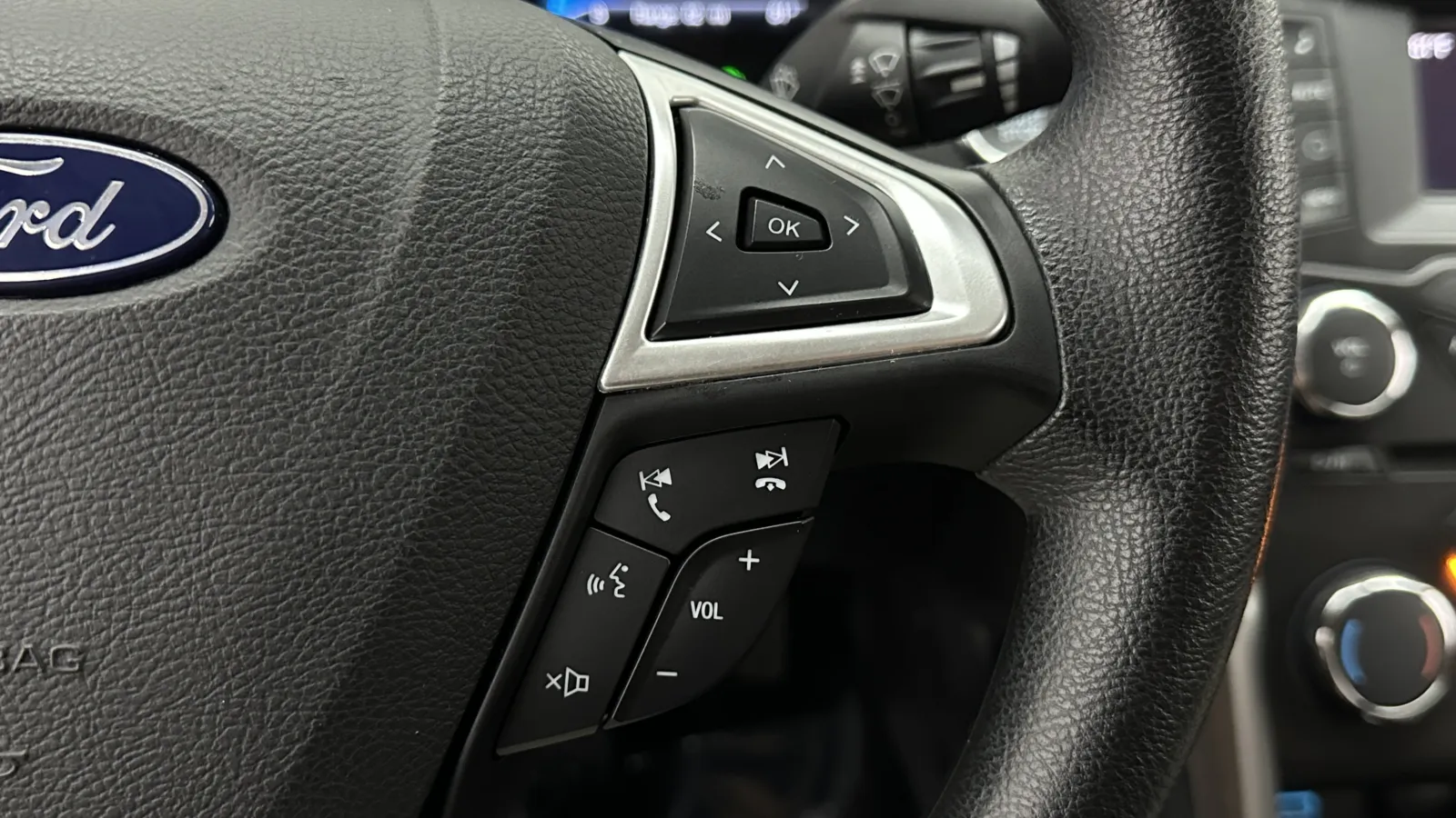 Ford Fusion photo 19