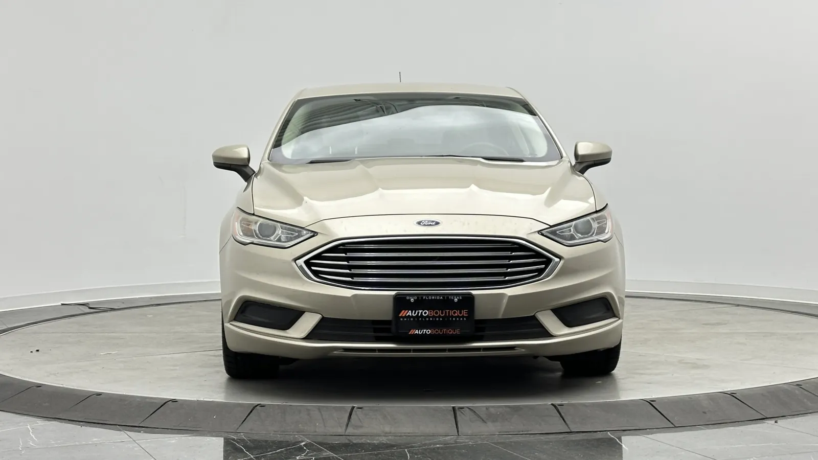Ford Fusion photo 2