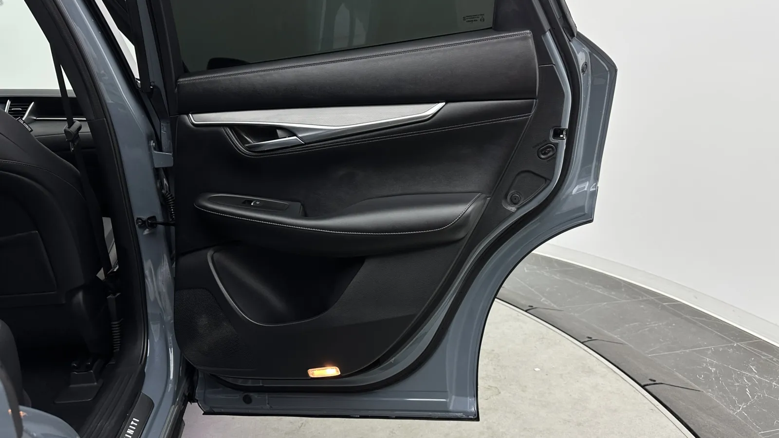 Infiniti QX55 photo 35