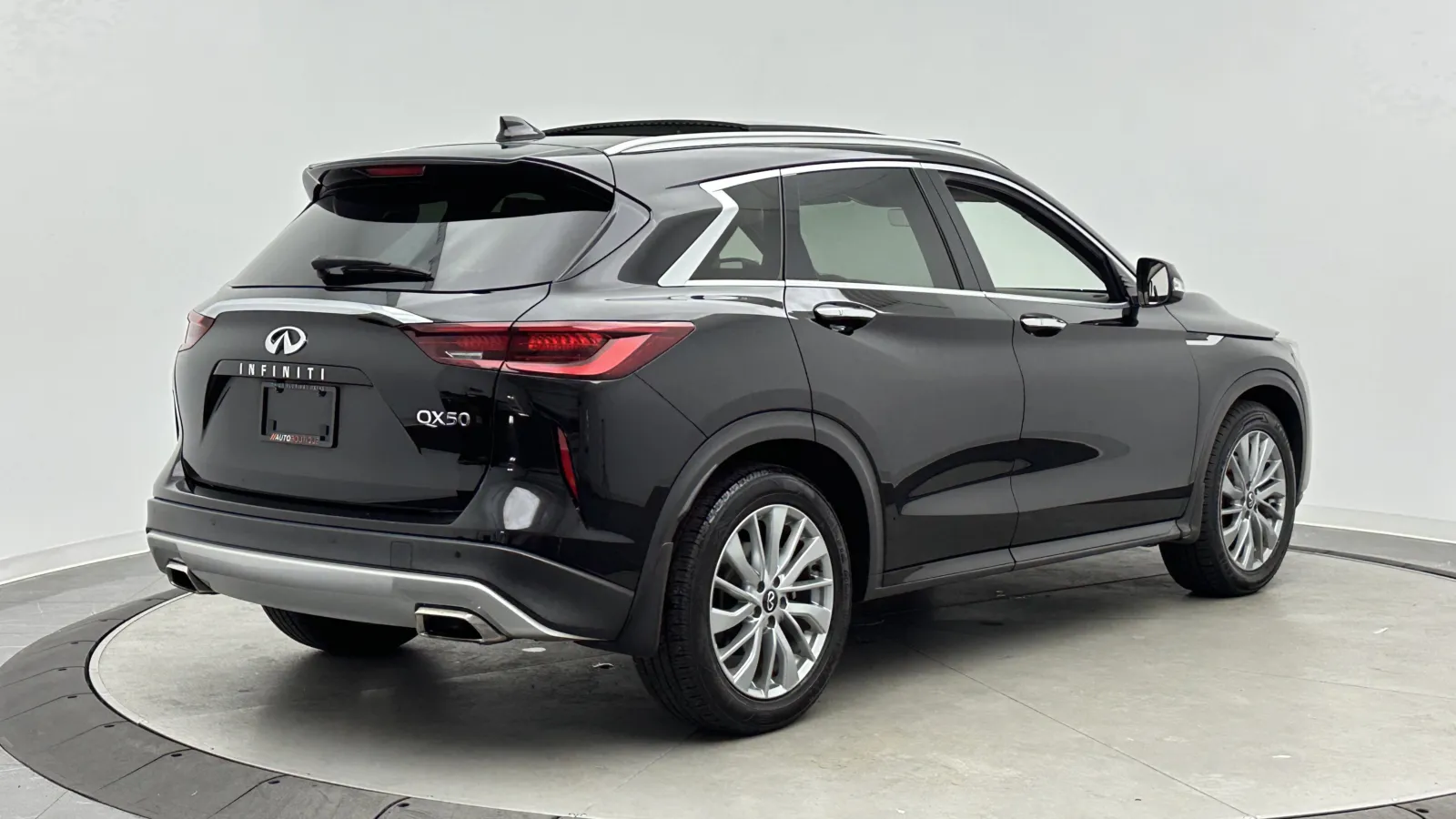 Infiniti QX50 photo 8