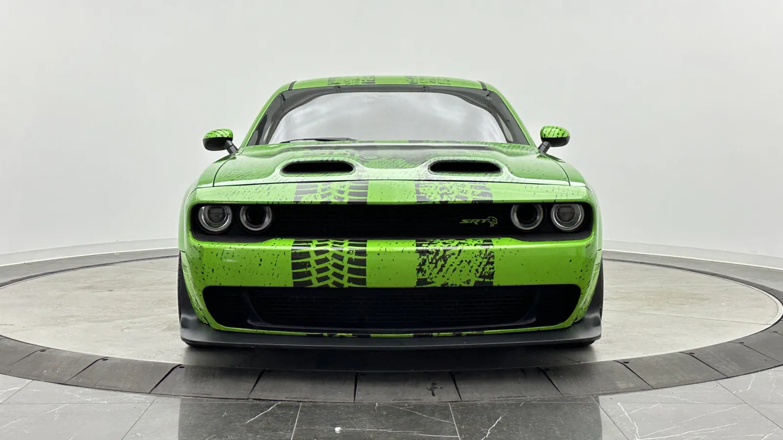 Dodge Challenger photo 2