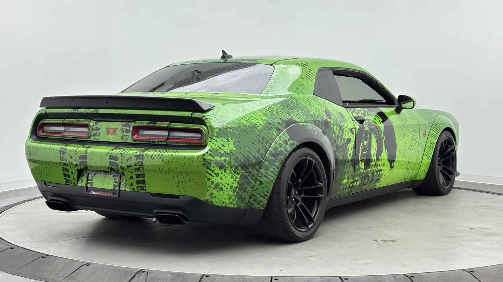 Dodge Challenger photo 7