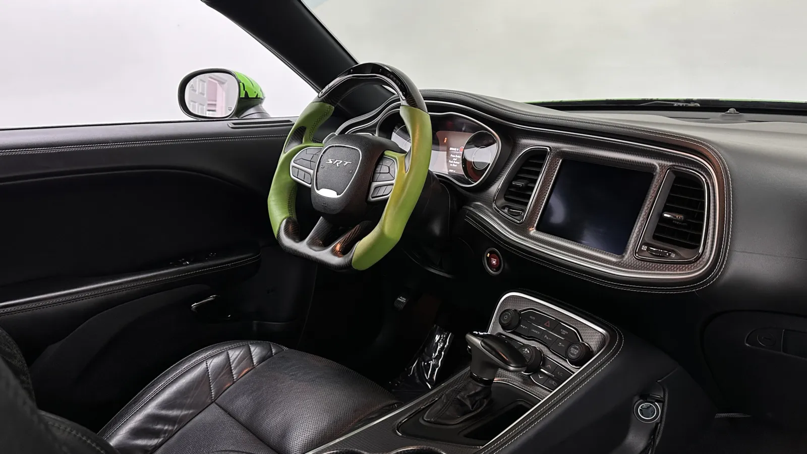 Dodge Challenger photo 30