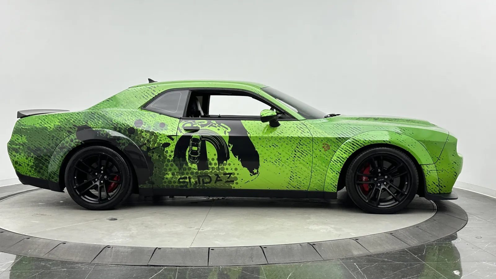 Dodge Challenger photo 8