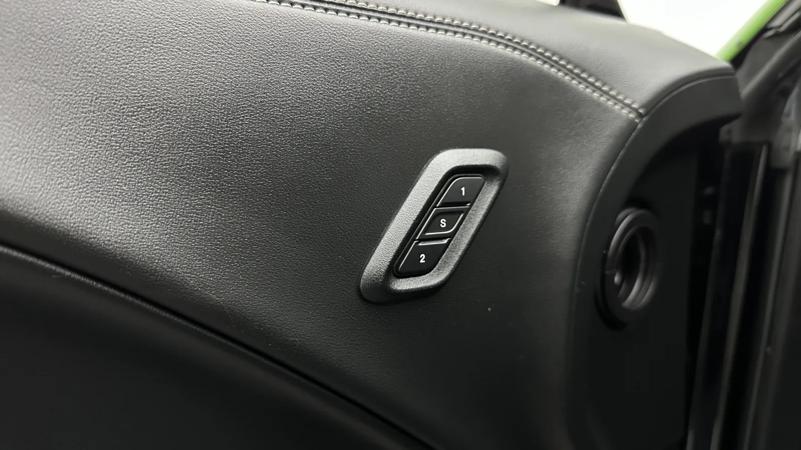 Dodge Challenger photo 15