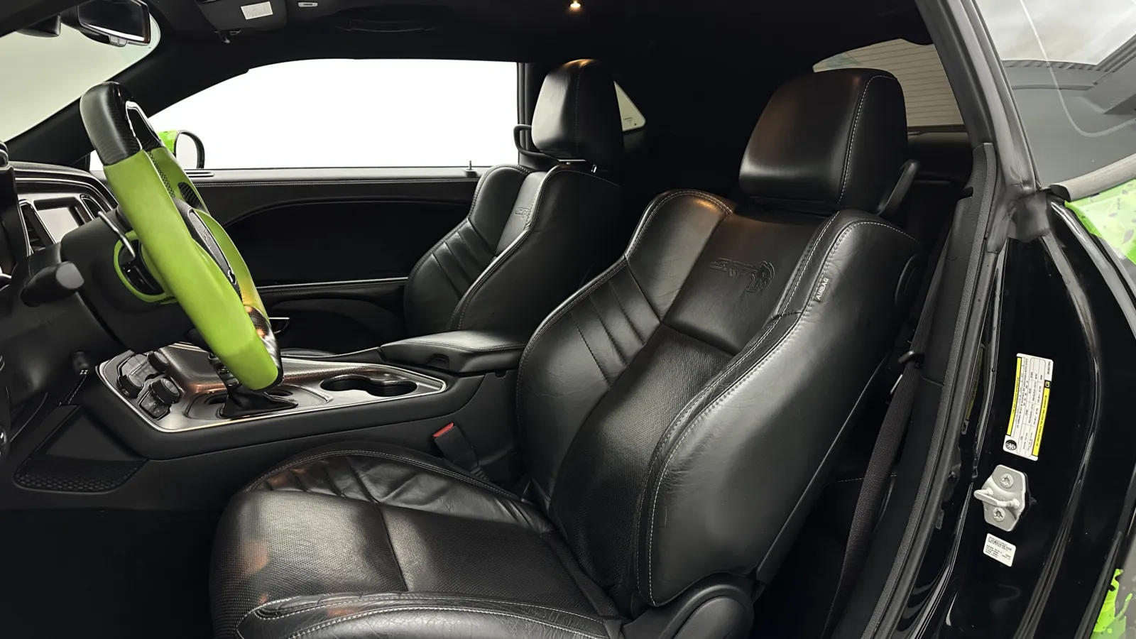 Dodge Challenger photo 18
