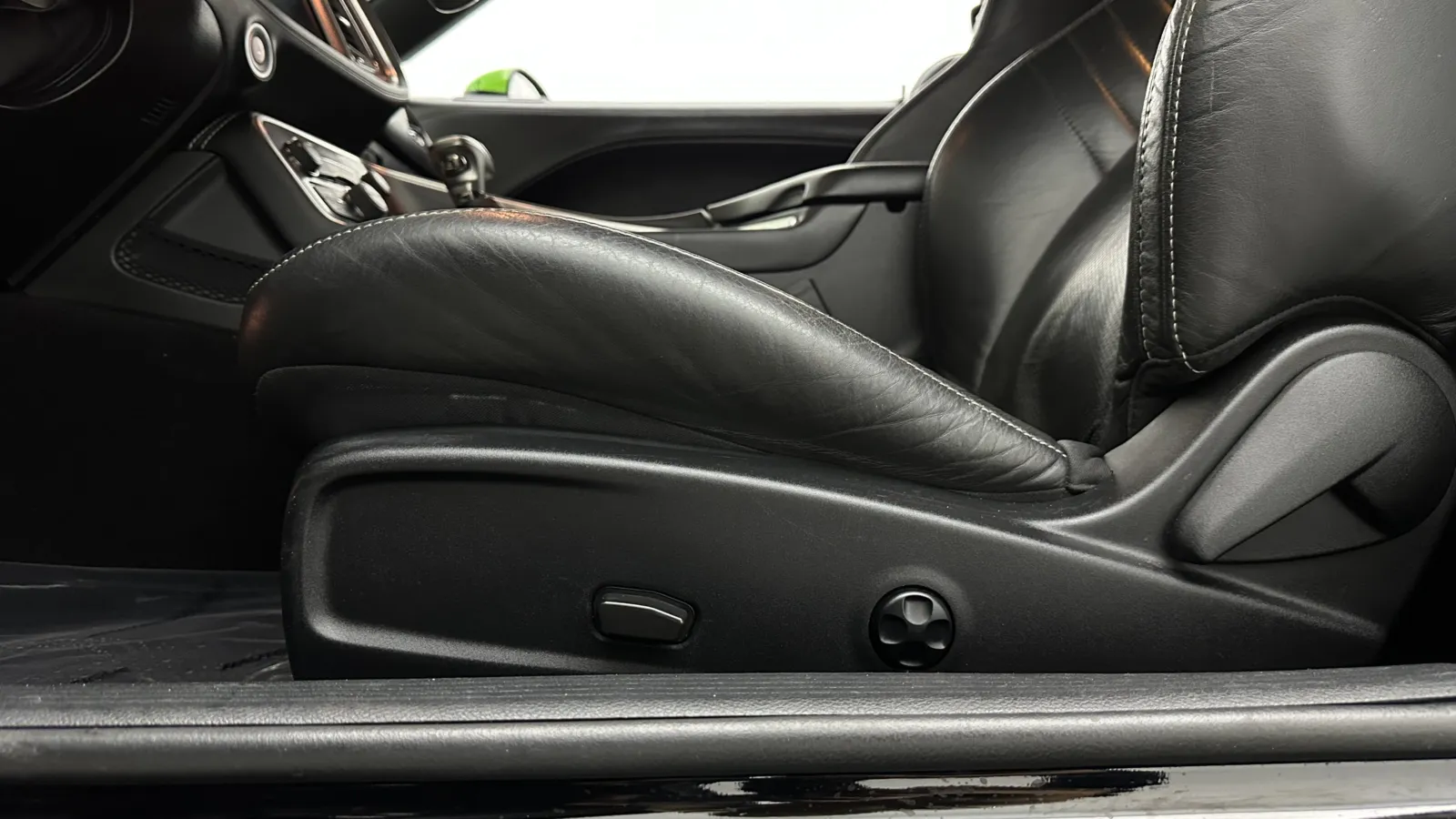 Dodge Challenger photo 17