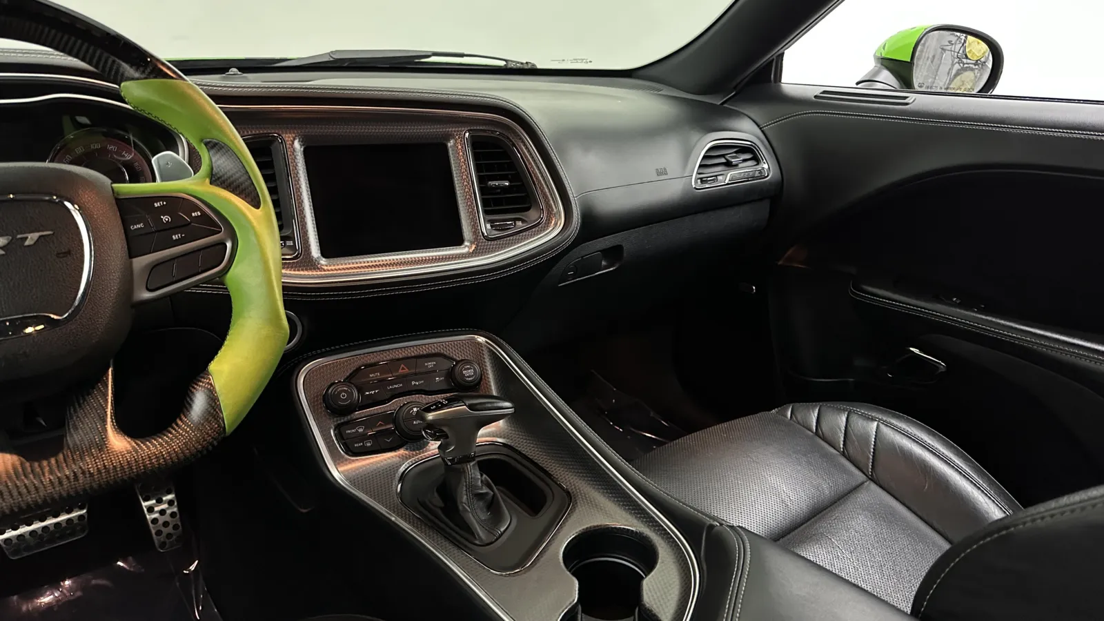 Dodge Challenger photo 34