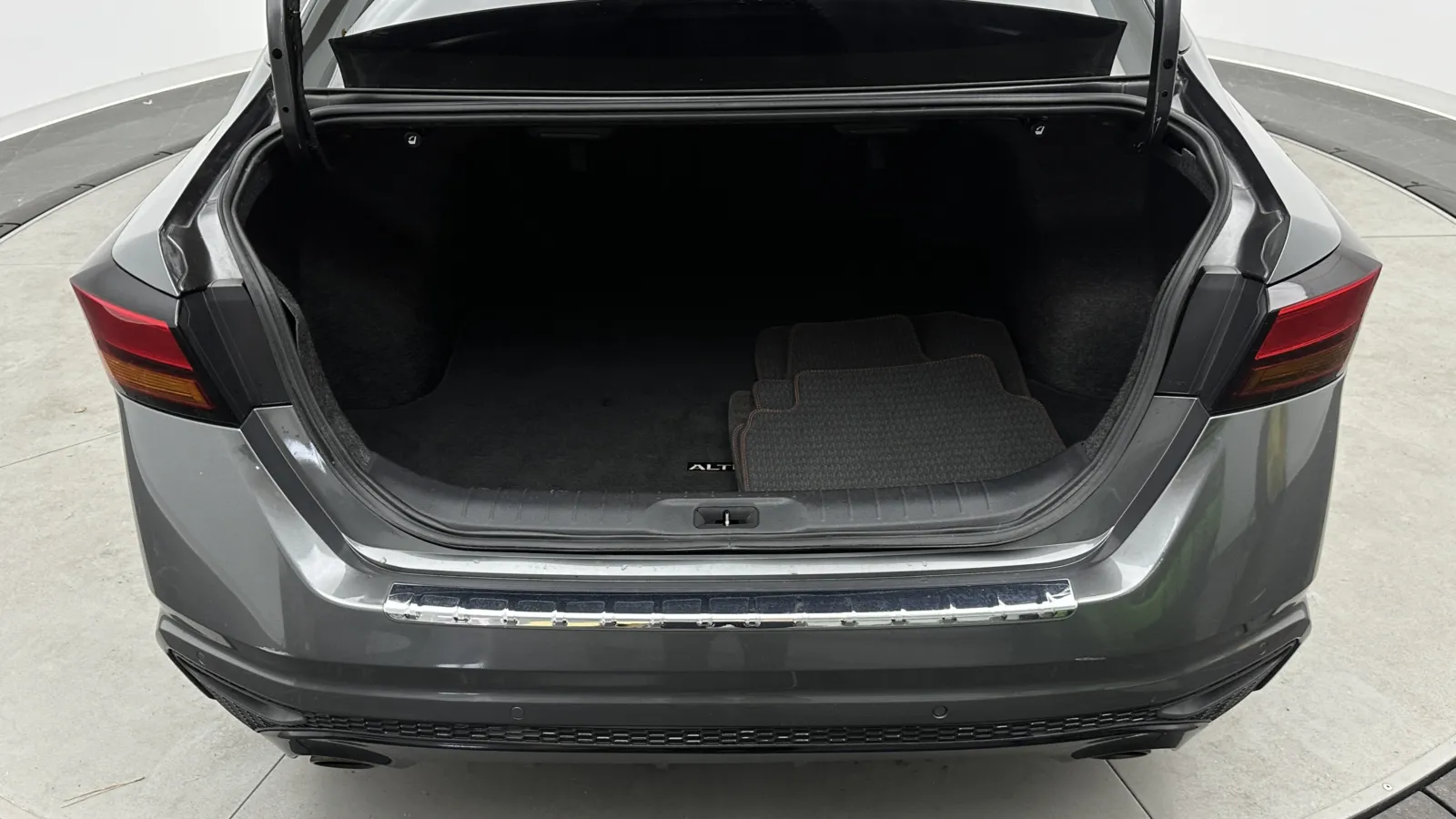 Nissan Altima photo 32