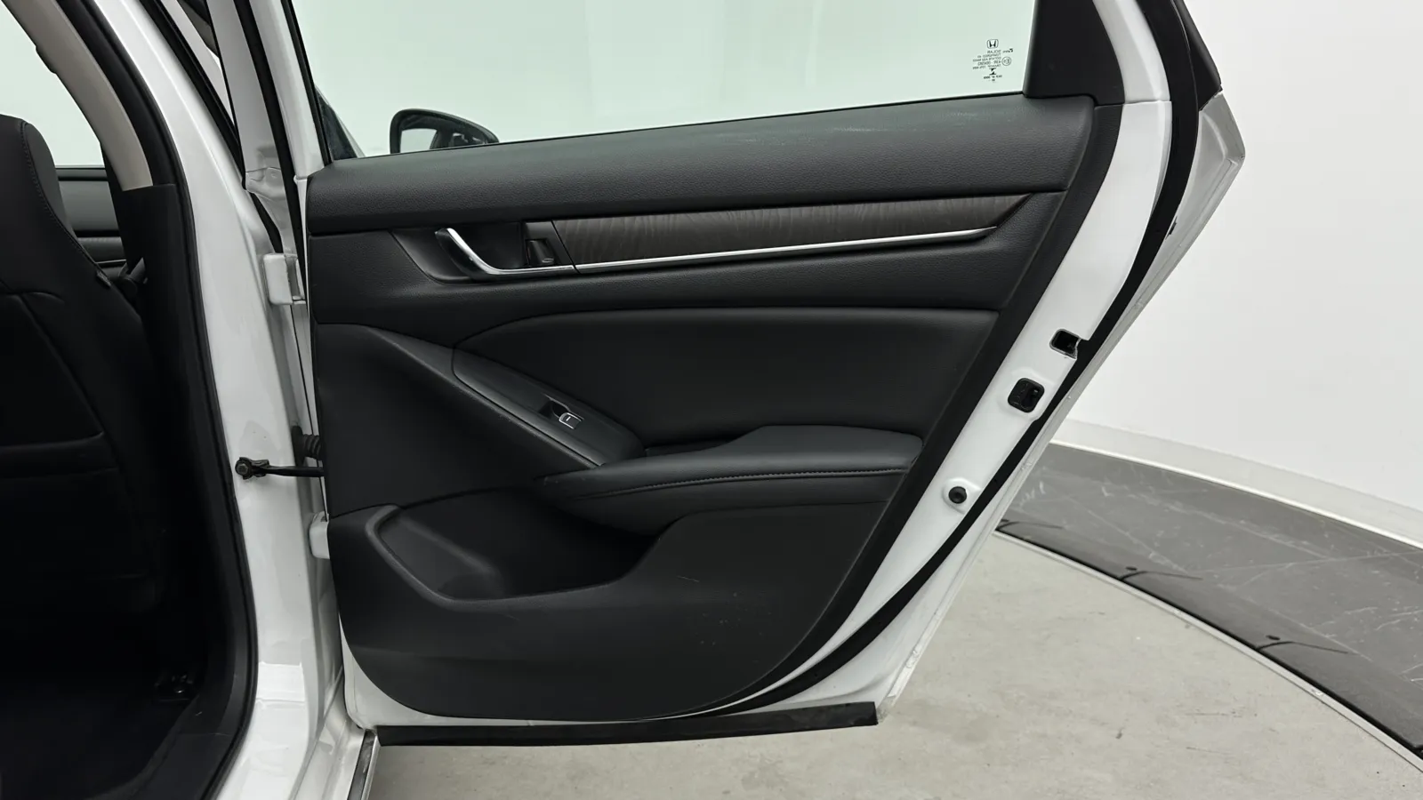 Honda Accord photo 32