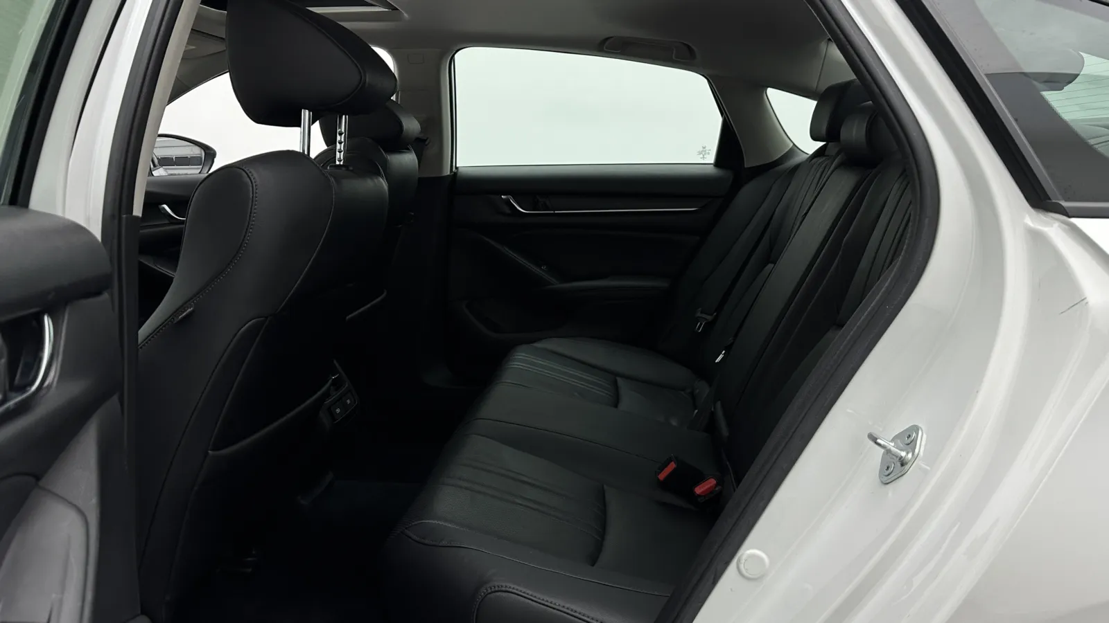 Honda Accord photo 25