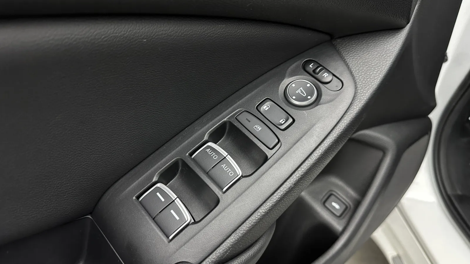 Honda Accord photo 12