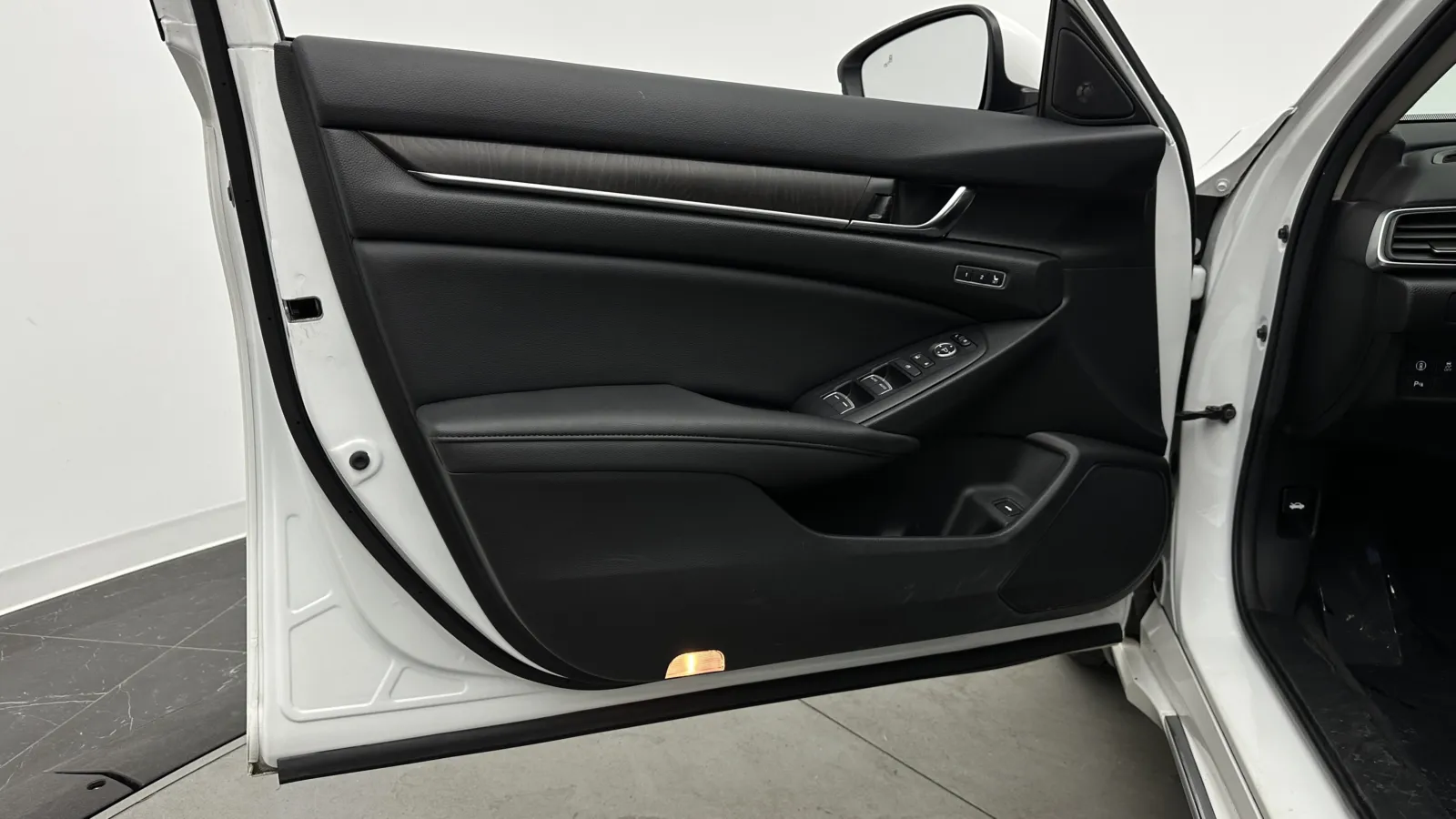 Honda Accord photo 10