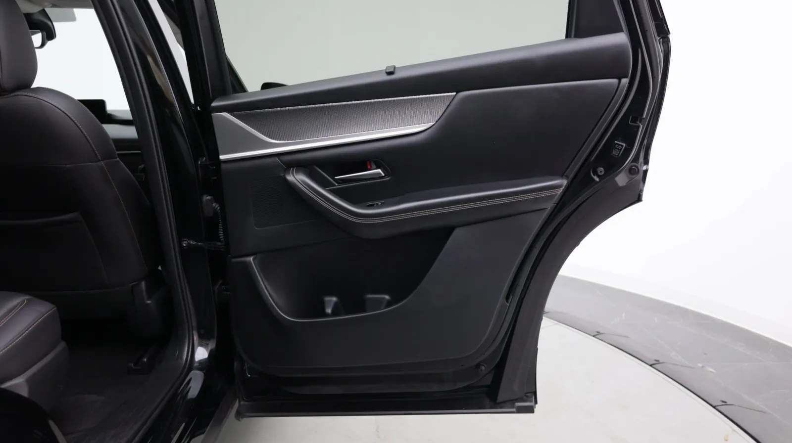 Mazda CX-90 photo 30