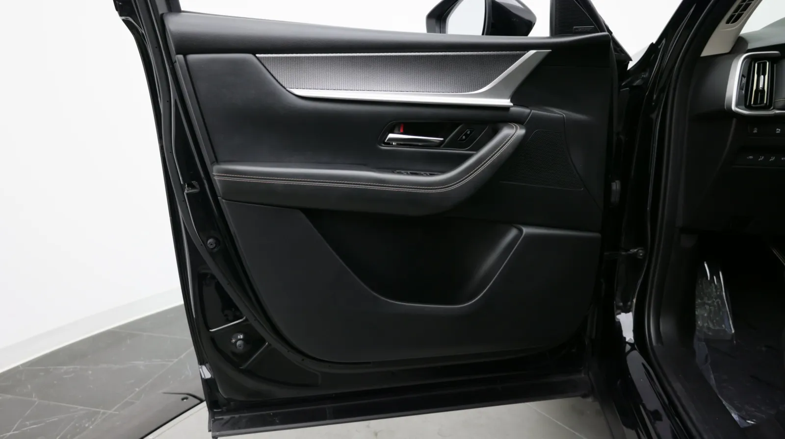 Mazda CX-90 photo 10