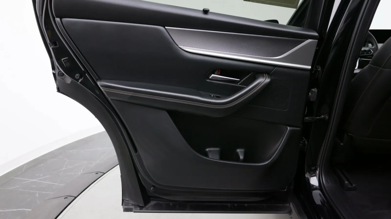 Mazda CX-90 photo 25