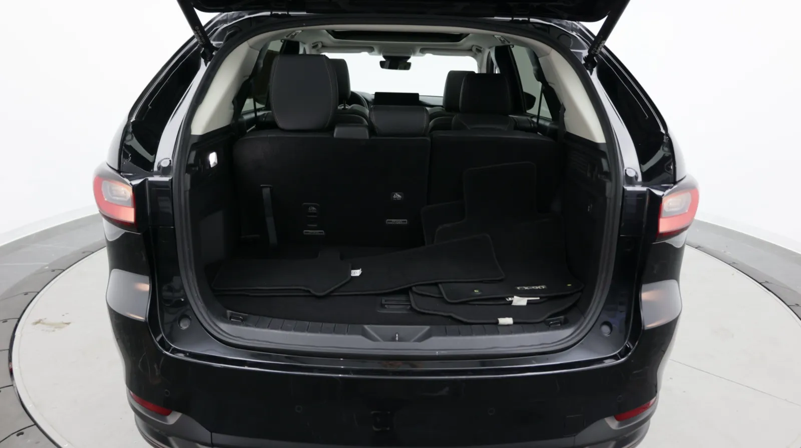 Mazda CX-90 photo 28