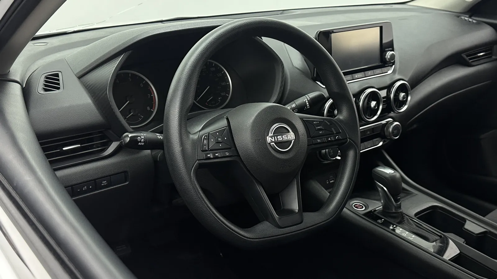 Nissan Sentra photo 8