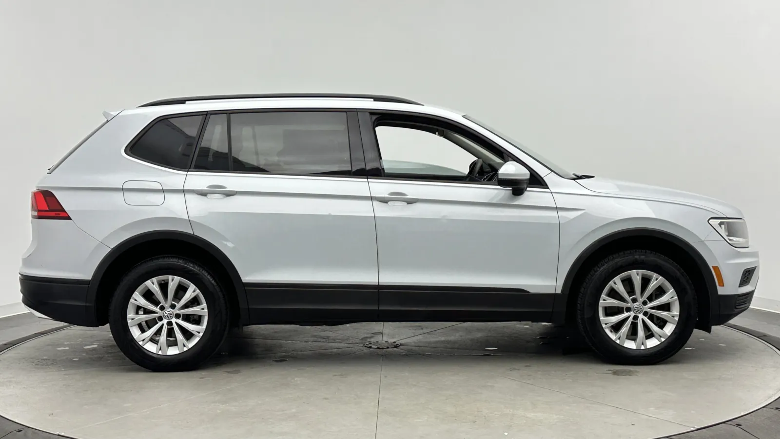 Volkswagen Tiguan photo 8