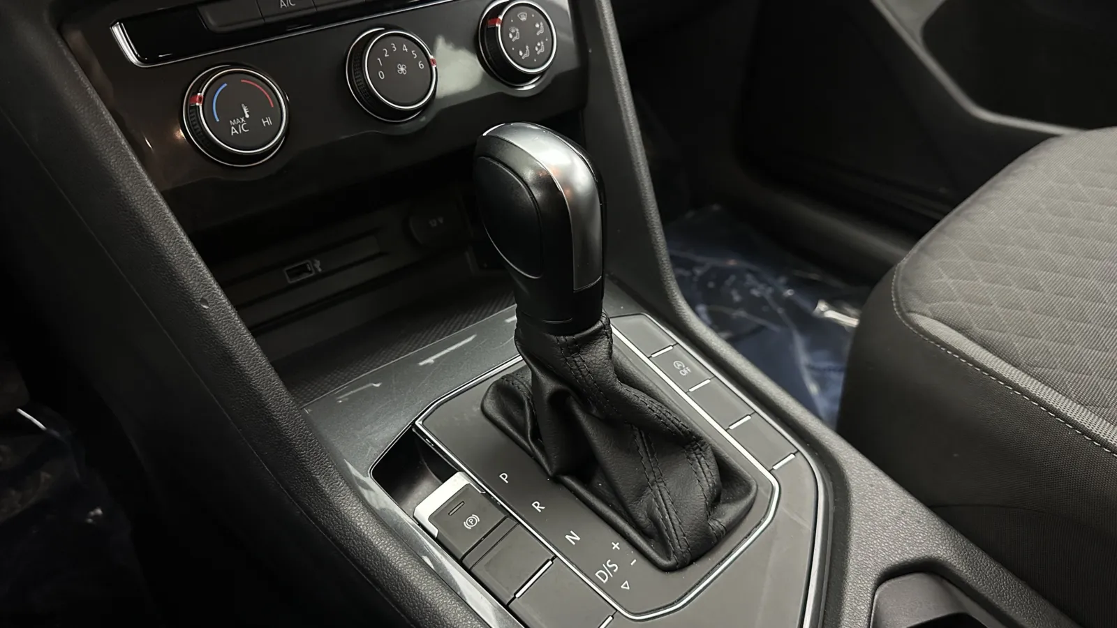 Volkswagen Tiguan photo 14