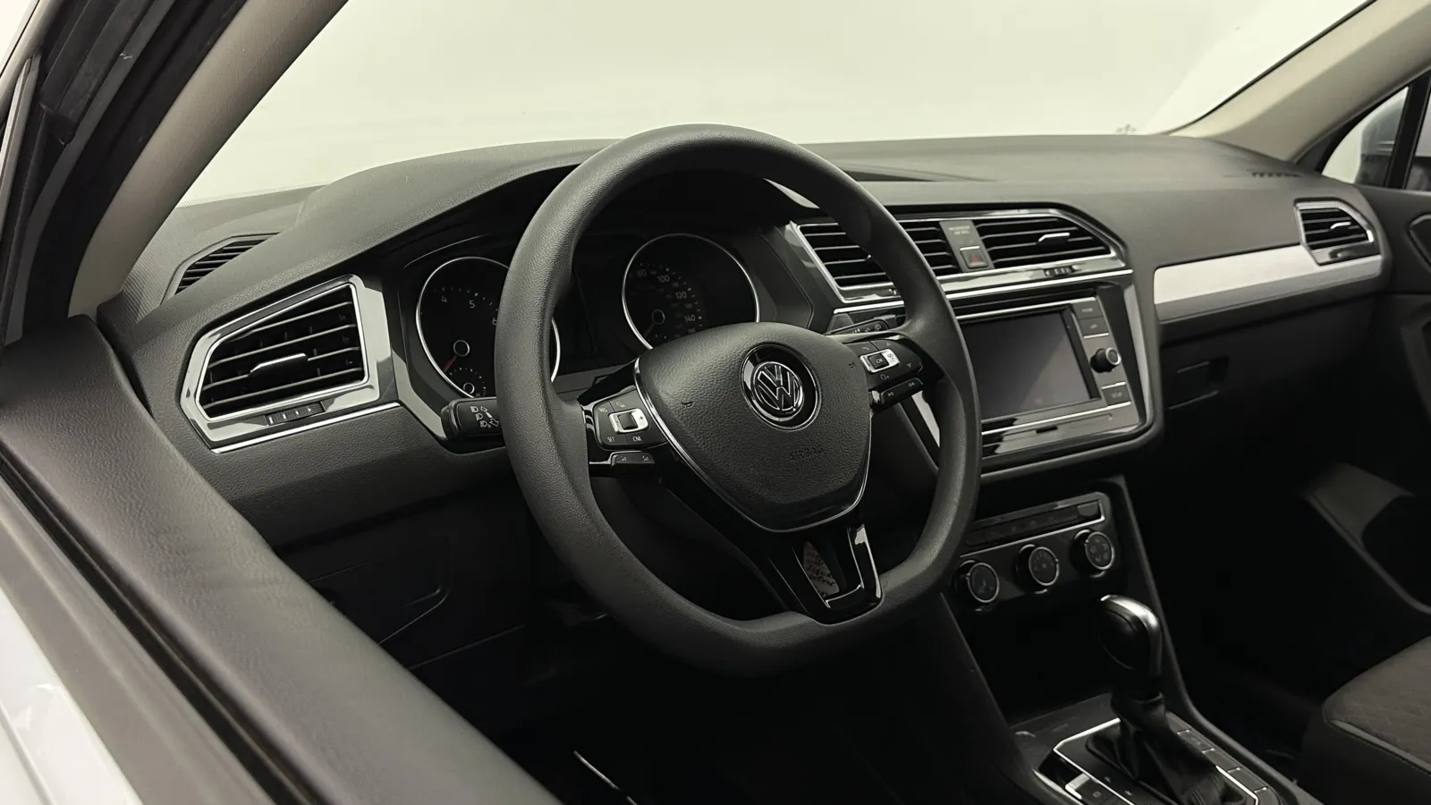 Volkswagen Tiguan photo 9