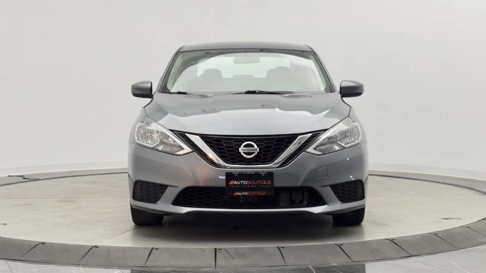 Nissan Sentra photo 2