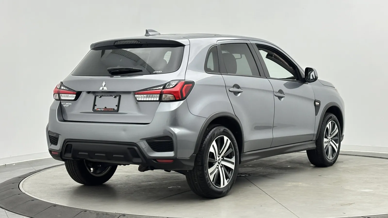 Mitsubishi Outlander Sport photo 7