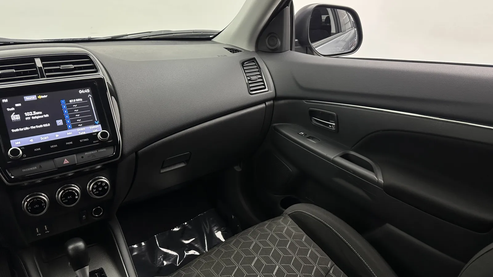 Mitsubishi Outlander Sport photo 24
