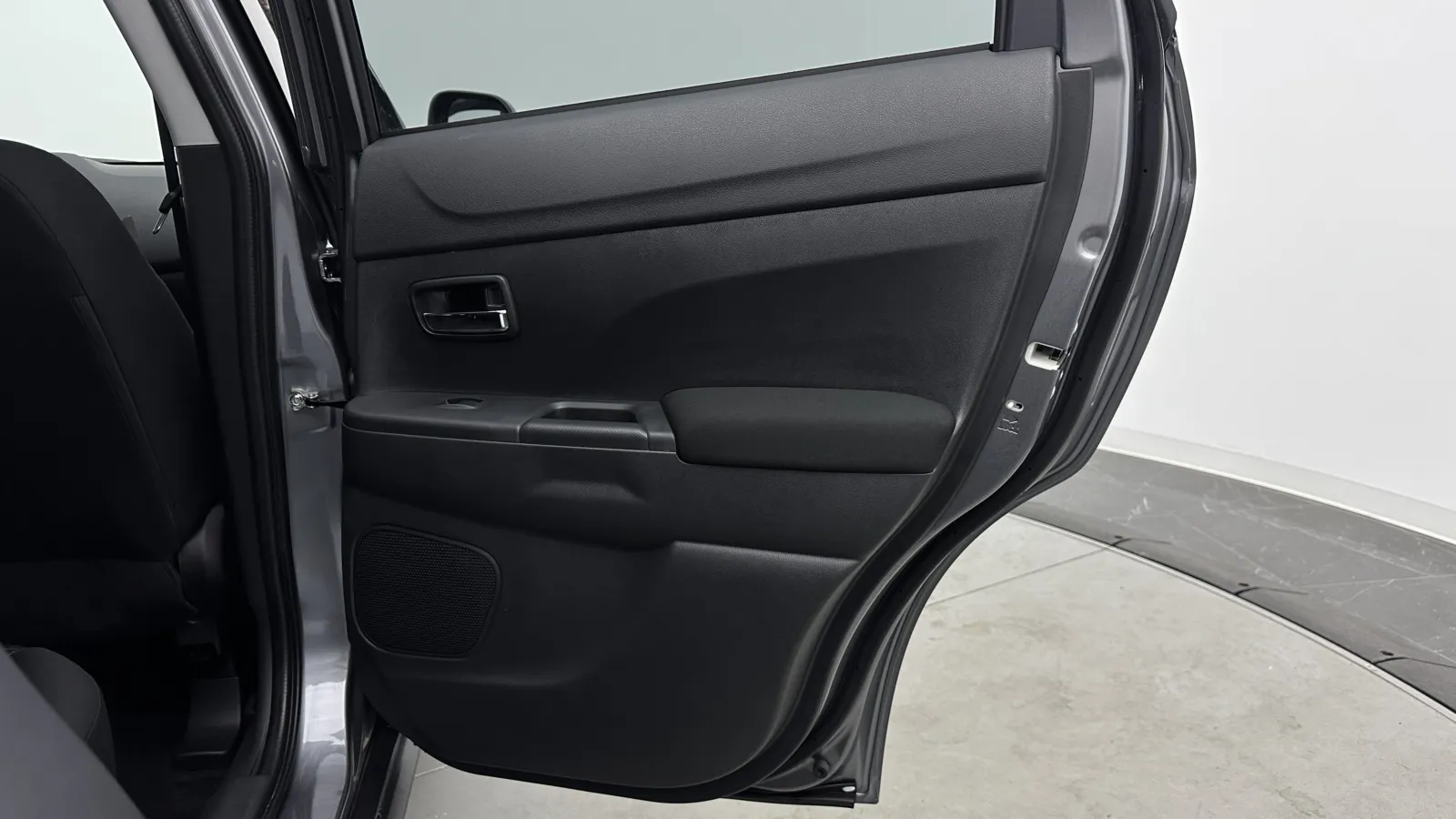 Mitsubishi Outlander Sport photo 26