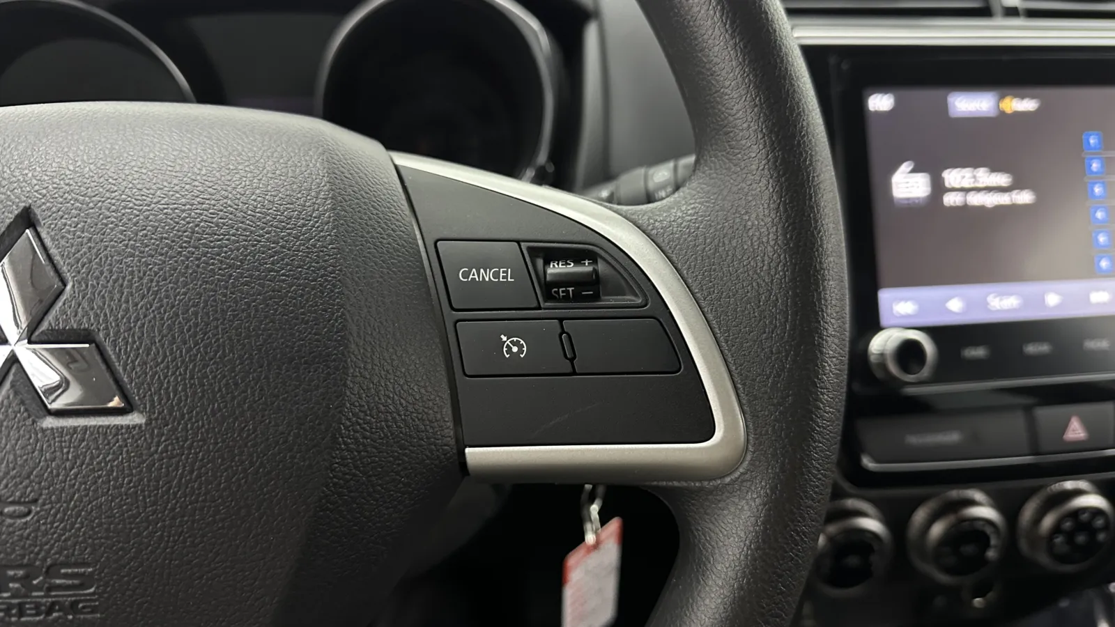 Mitsubishi Outlander Sport photo 18
