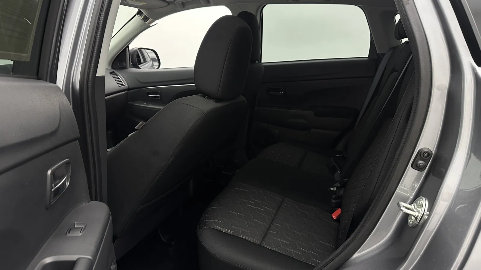 Mitsubishi Outlander Sport photo 19