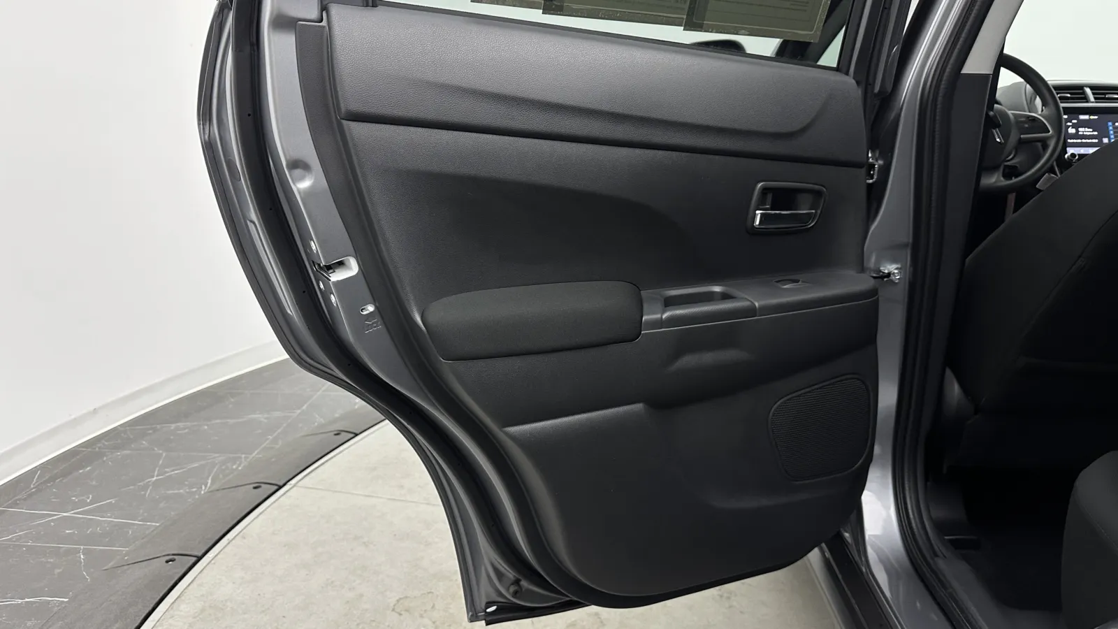 Mitsubishi Outlander Sport photo 20
