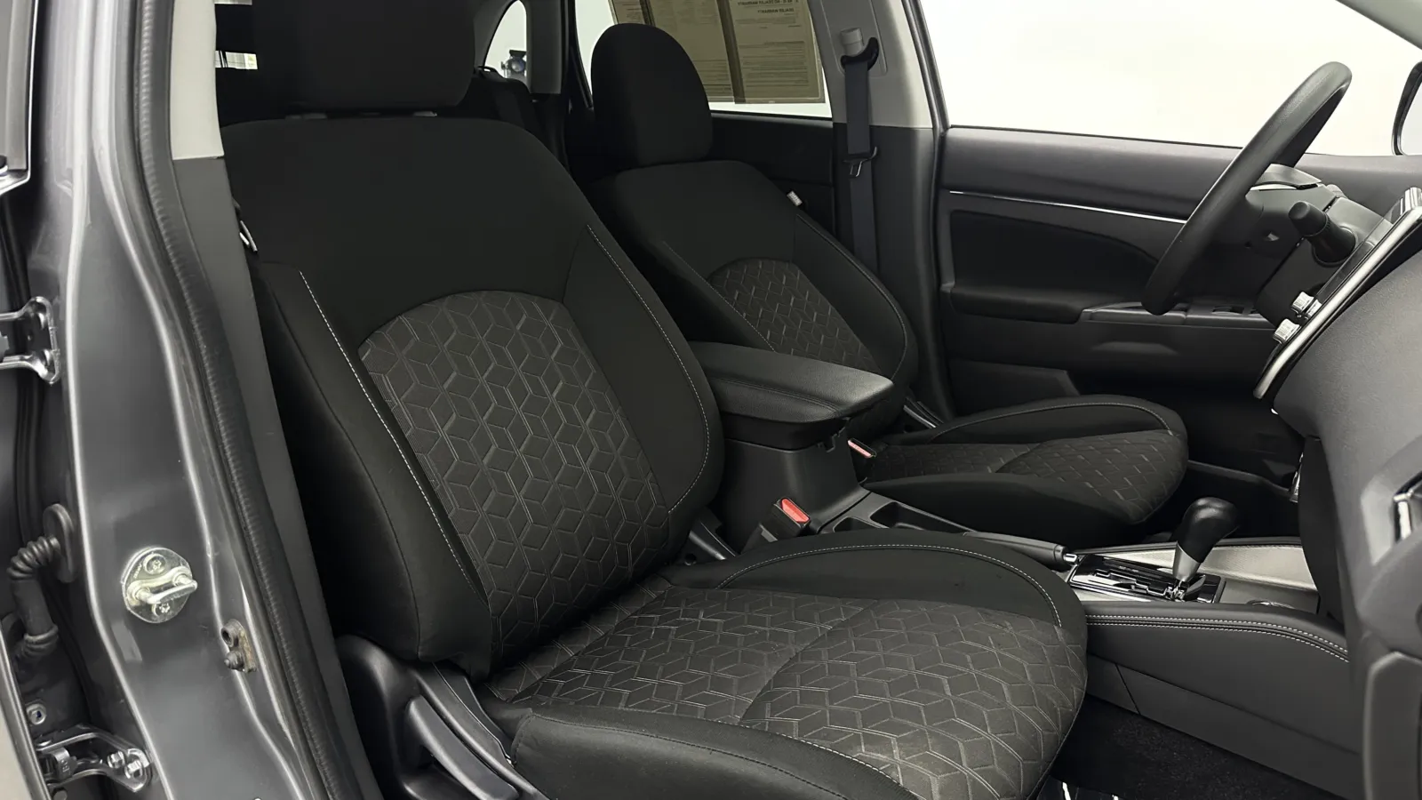 Mitsubishi Outlander Sport photo 31