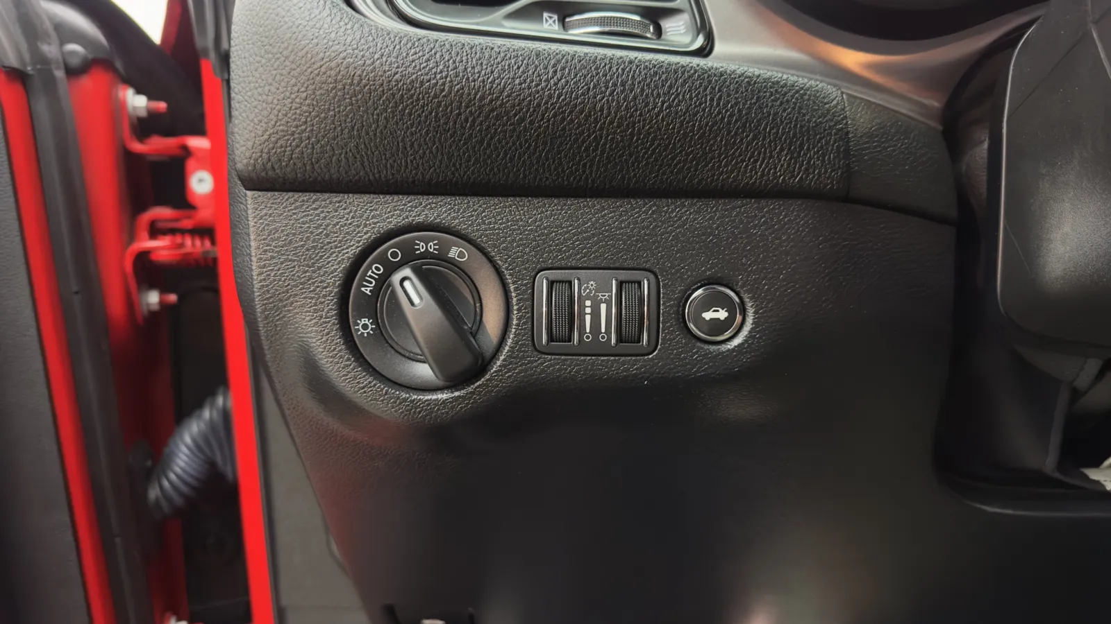 Dodge Challenger photo 15