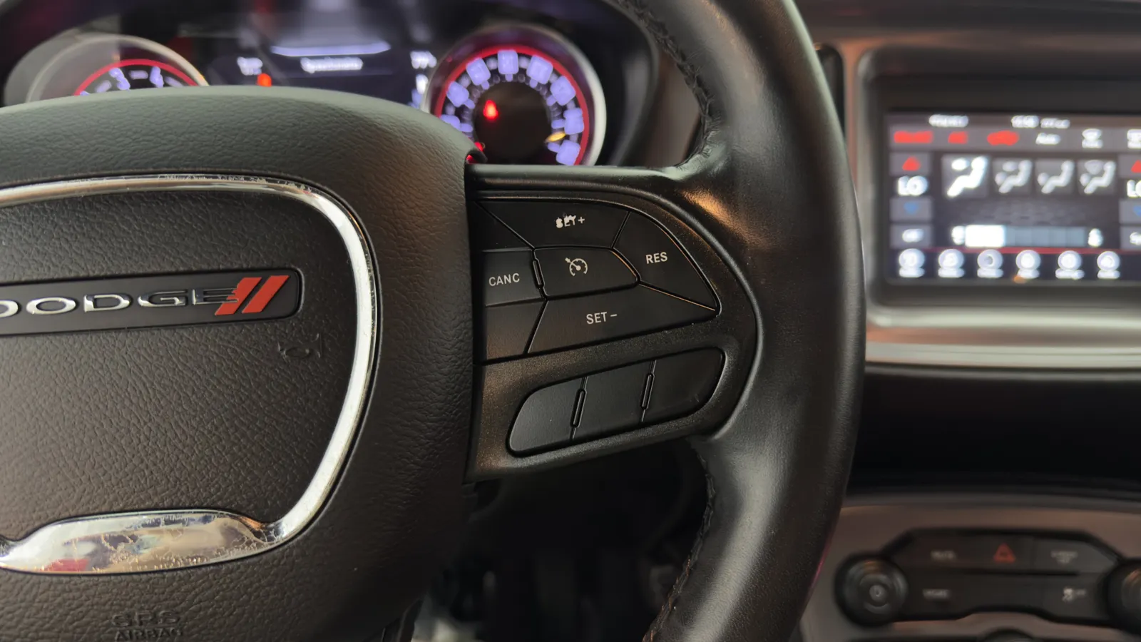 Dodge Challenger photo 21