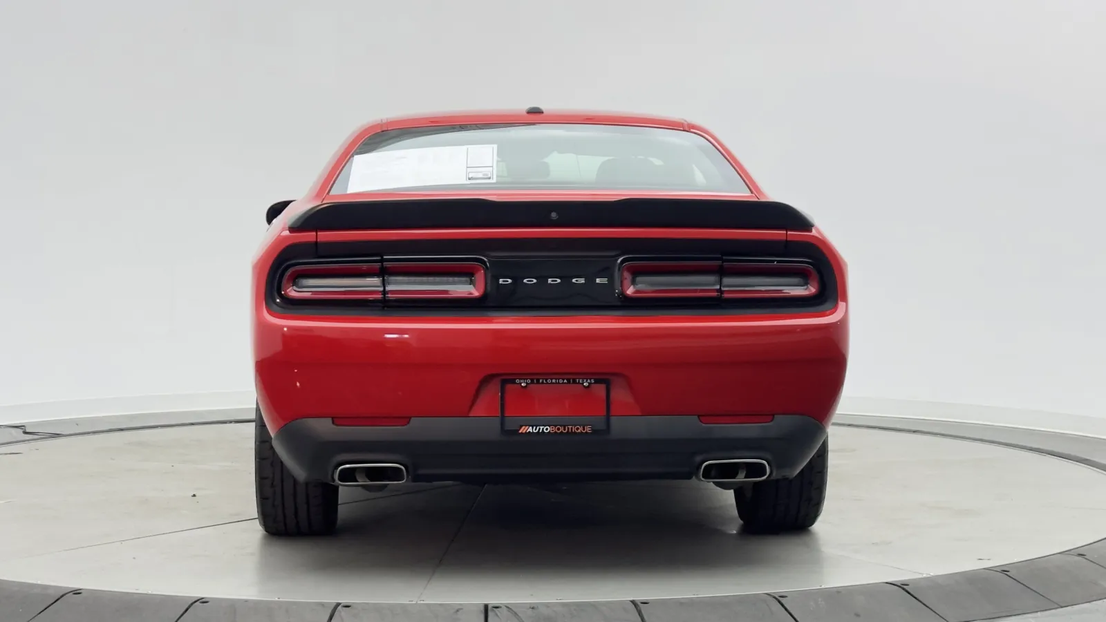 Dodge Challenger photo 6