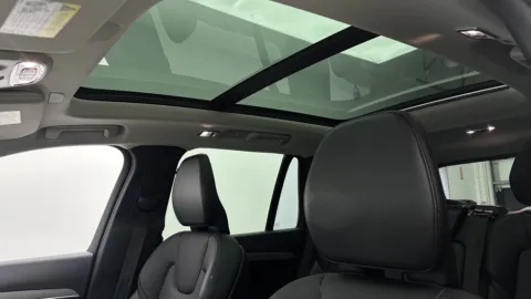 More photos of 2022 Volvo XC90 Momentum at Auto Boutique Florida, FL