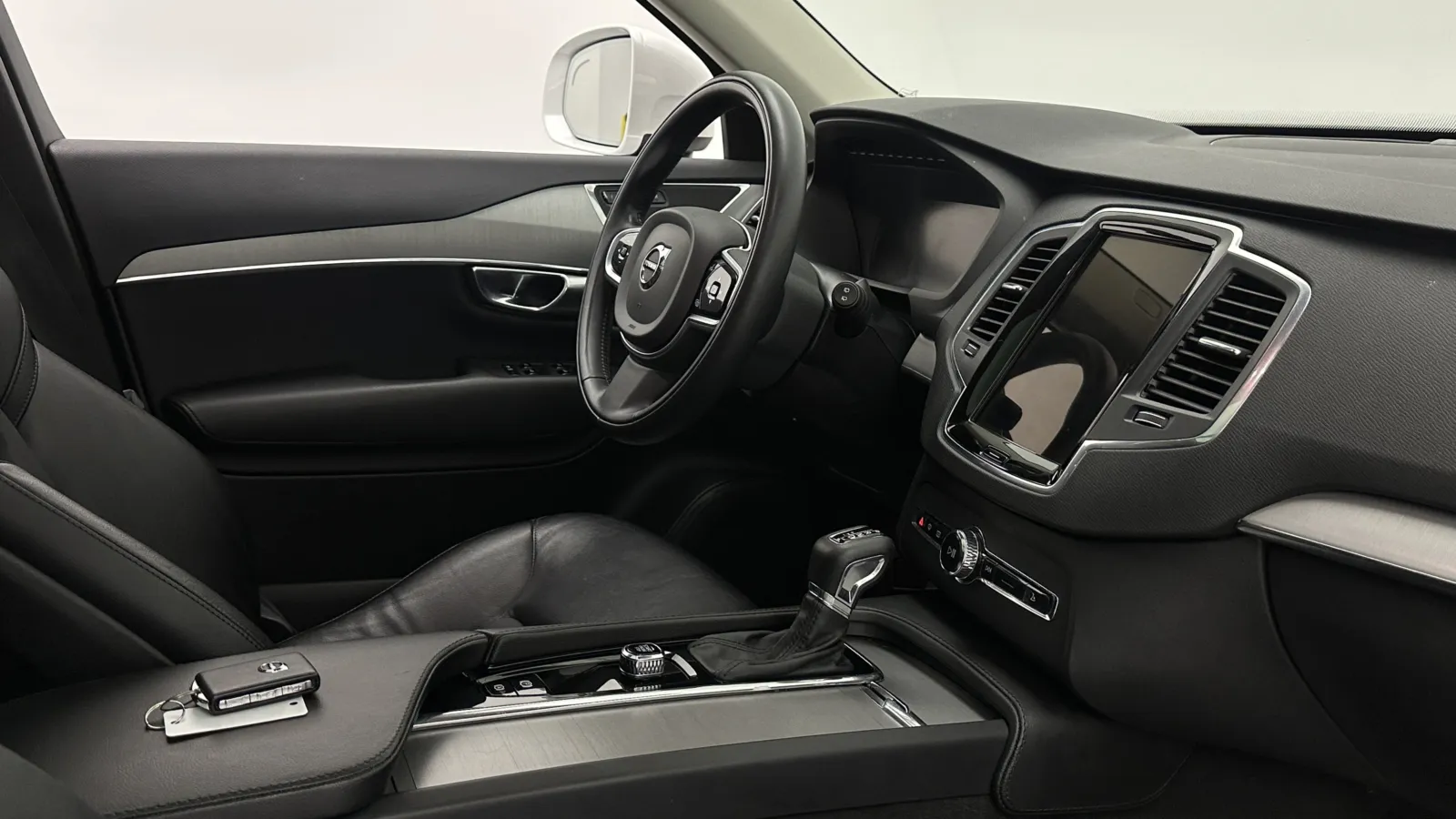 Volvo XC90 photo 38