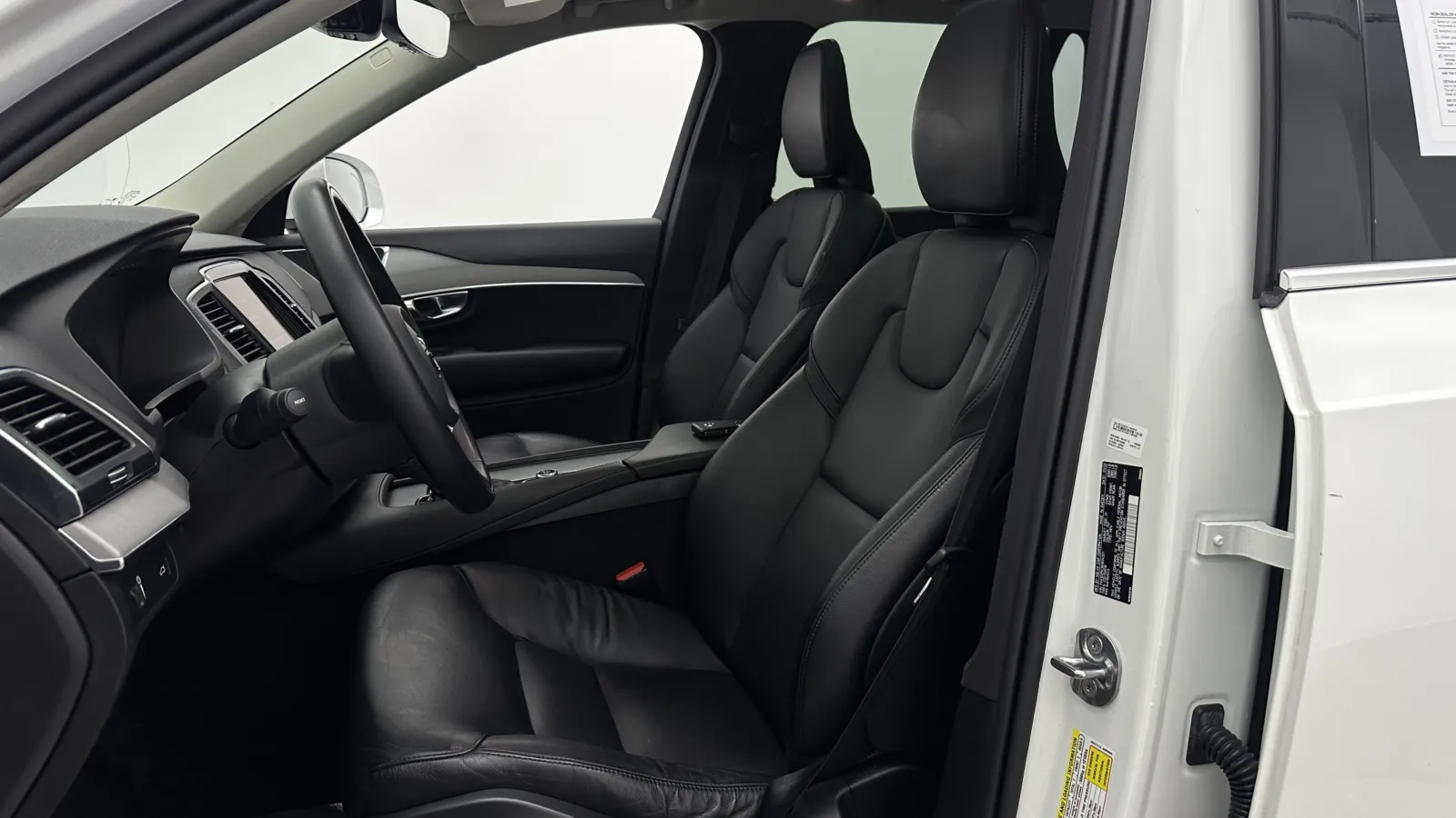 Volvo XC90 photo 16