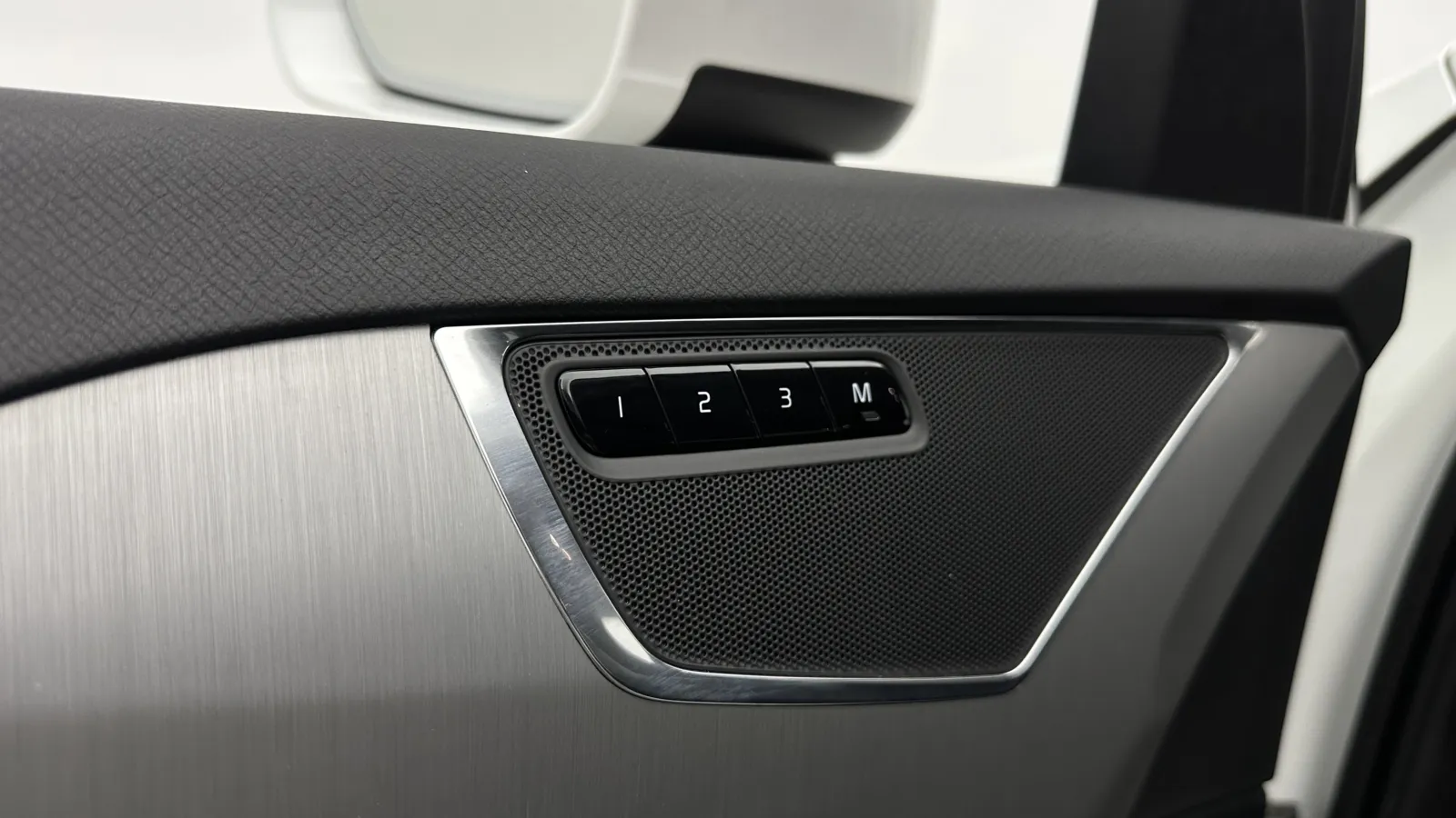 Volvo XC90 photo 13
