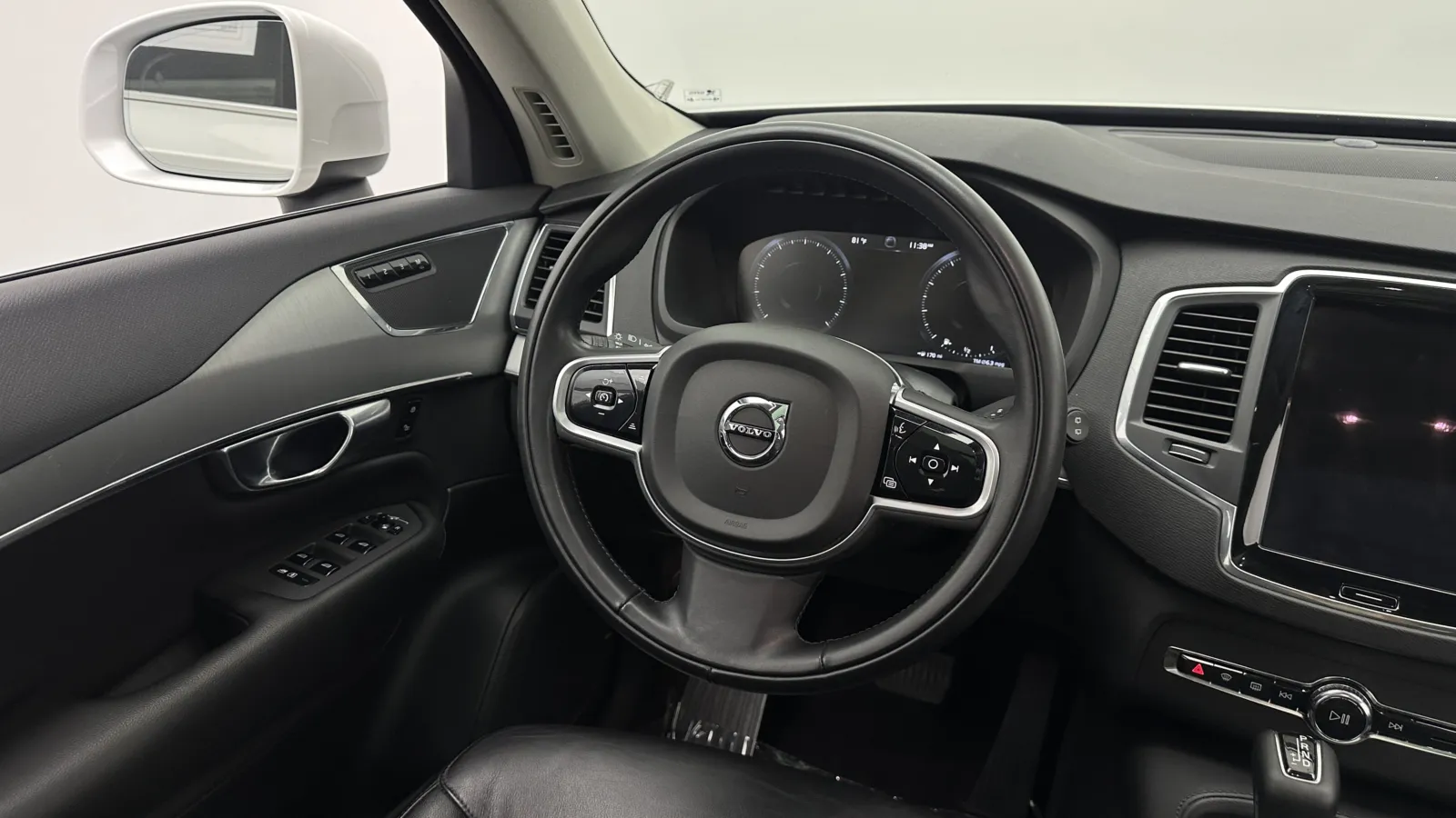 Volvo XC90 photo 28