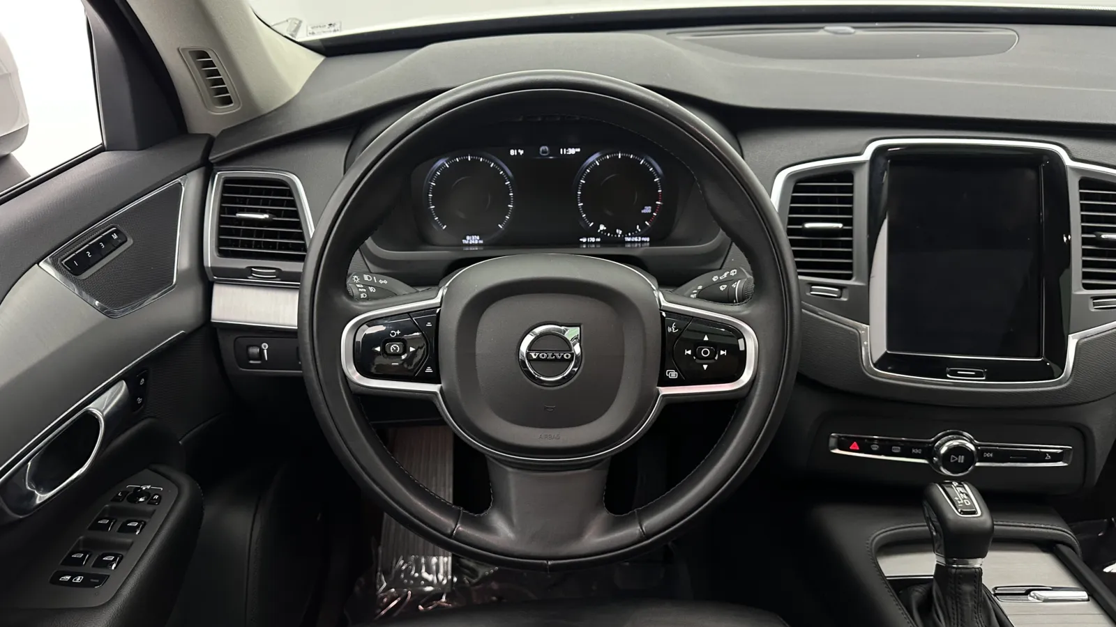 Volvo XC90 photo 27