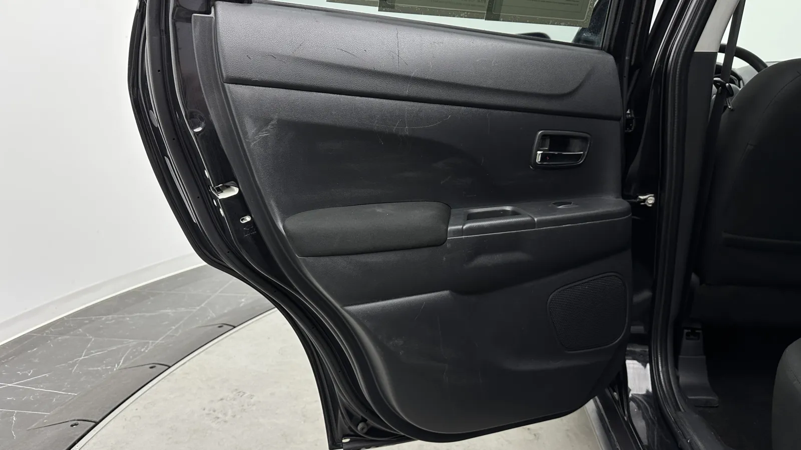 Mitsubishi Outlander Sport photo 22