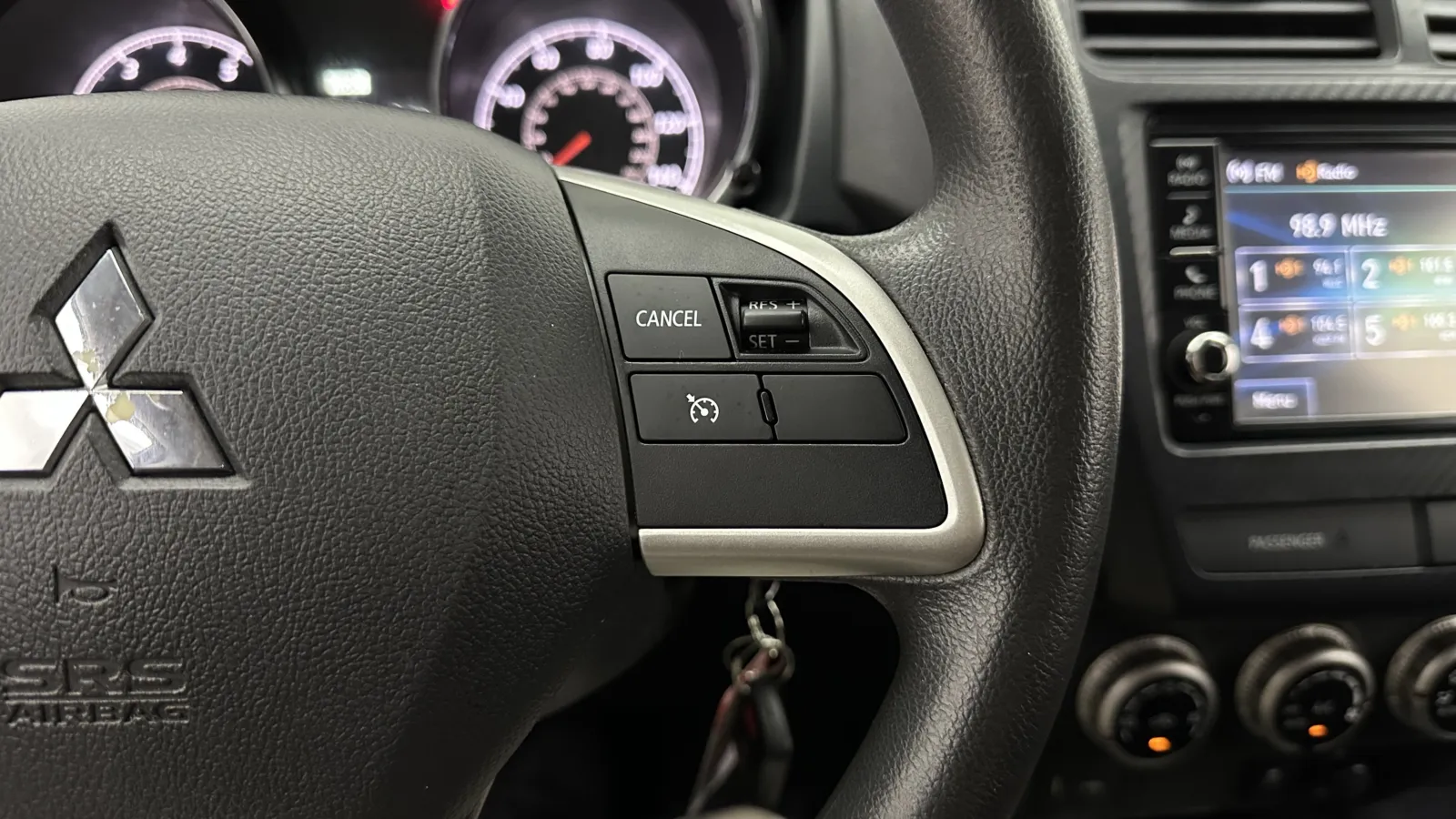 Mitsubishi Outlander Sport photo 20